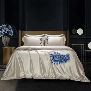 White Pillowcases Solid Color Bed Linen 4pcs Duvet Cover Silk Bedding Set