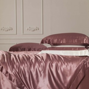 Silk Sheet Pink Quilt Cover Solid Color Pillow Cases 4 Pieces Bedding Set