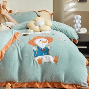 Customizable Bed Linen High Quality Milk Velvet Pillow Sham Embroidery Duvet Cover Green Kids′ Bedding Set