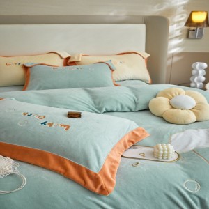 Customizable Bed Linen High Quality Milk Velvet Pillow Sham Embroidery Duvet Cover Green Kids′ Bedding Set