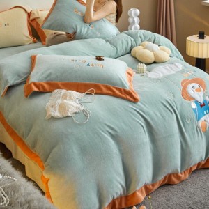 Customizable Bed Linen High Quality Milk Velvet Pillow Sham Embroidery Duvet Cover Green Kids′ Bedding Set