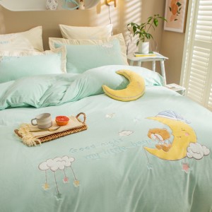 Wholesale Green Embroidery Quilt Cover Baby Fleece Pillowcases Cartoon Bedsheets Kids′ Bedding Set