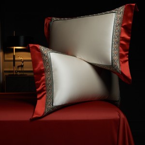 High class red silk and 100s long-staple cotton embroidery bedding set