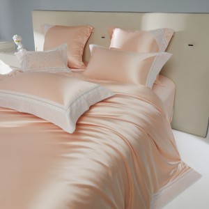 High grade long-staple cotton and 100% silk pink 4pcs enbroidery bedding set