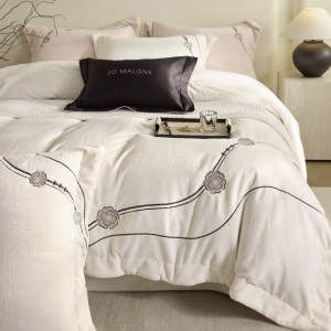 Winter high gram weight velvet 4 pcs white embroidery duvet cover premium bedding set