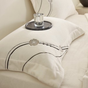 Winter high gram weight velvet 4 pcs white embroidery duvet cover premium bedding set