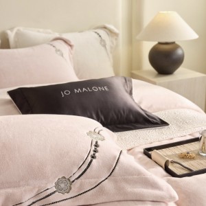 Winter high gram weight velvet 4 pcs white embroidery duvet cover premium bedding set