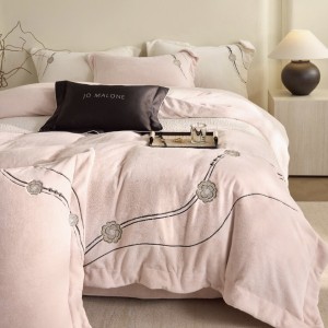 Winter high gram weight velvet 4 pcs white embroidery duvet cover premium bedding set