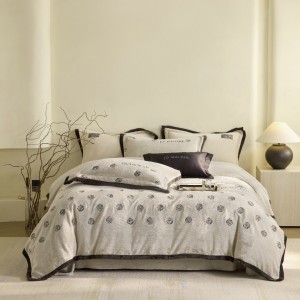 High quality fleece 4pcs home textiles grey embroidery duvet cover bedding set supplier