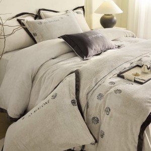 High quality fleece 4pcs home textiles grey embroidery duvet cover bedding set supplier