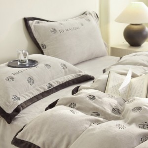 High quality fleece 4pcs home textiles grey embroidery duvet cover bedding set supplier