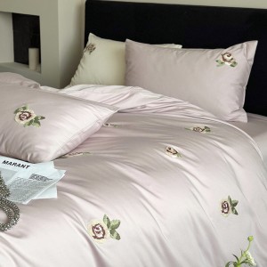 High quality 100% cotton home textiles white towel embroidery bedding set supplier