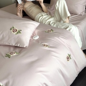 High quality 100% cotton home textiles white towel embroidery bedding set supplier