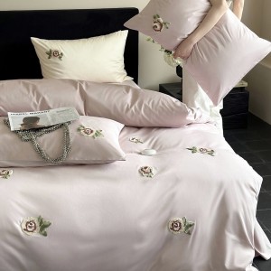 High quality 100% cotton home textiles white towel embroidery bedding set supplier