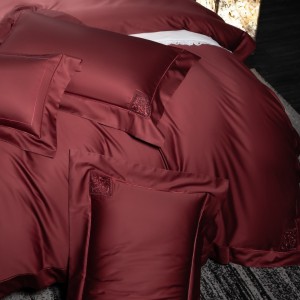 200 thread count 100% Egyptian cotton custom embroidery red bedding set