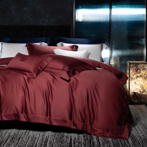 200 thread count 100% Egyptian cotton custom embroidery red bedding set