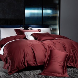 200 thread count 100% Egyptian cotton custom embroidery red bedding set