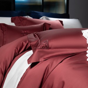 200 thread count 100% Egyptian cotton custom embroidery red bedding set