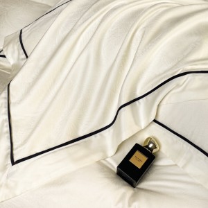 Luxury 4 pcs jacquard duvet cover white lyocell cotton bedding set supplier