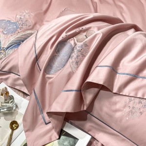 Premium quality pink long staple cotton embroidery duvet cover queen king size bedding set supplier