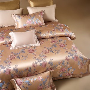 Gold high end yarn-dyed jacquard mulberry silk bed cover flat sheet 4 pcs bedding set