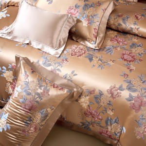 Gold high end yarn-dyed jacquard mulberry silk bed cover flat sheet 4 pcs bedding set