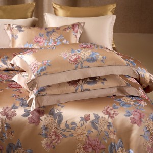 Gold high end yarn-dyed jacquard mulberry silk bed cover flat sheet 4 pcs bedding set