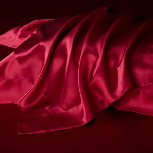 19mm Solid Color 100% Mulberry Silk Home Textile Red Bed Linen Queen Size Bedding Set Supplier