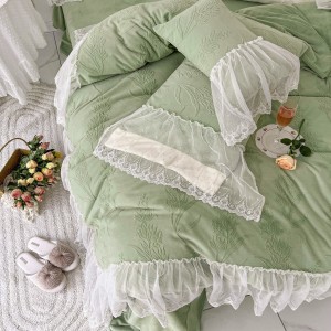 High Gram Weight Milk Velvet Home Textile Lace Quilt Cover Warm Flat Sheets Queen Size Bedding Set Wholesaler