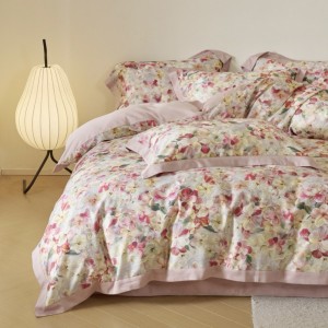 Light luxury pink floral digital printing wide edge patchwork quilt cover bedding set