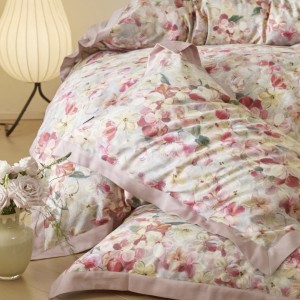 Light luxury pink floral digital printing wide edge patchwork quilt cover bedding set