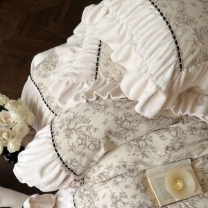 Premium quality 230gsm milk velvet home textiles white lace duvet cover bedding set wholesaler