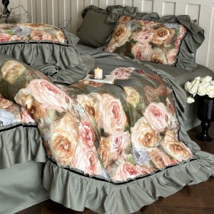 Luxury lace home textiles red printing duvet cover high quality bed sheet bedding set supplier