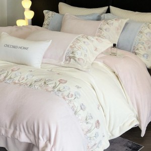 Class A milk velvet pink exquisite embroidery four-piece quilt cover warm bed sheet high-grade bedding set