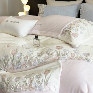 Class A milk velvet pink exquisite embroidery four-piece quilt cover warm bed sheet high-grade bedding set