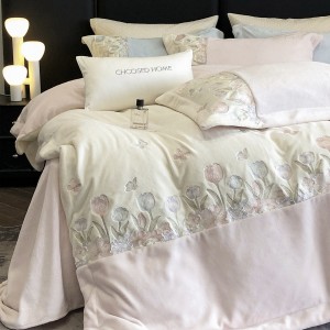 Class A milk velvet pink exquisite embroidery four-piece quilt cover warm bed sheet high-grade bedding set