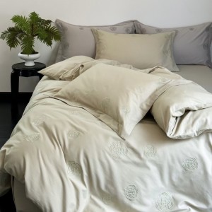 Luxury long staple cotton bed sheet green pink embroidery duvet cover 4pcs bedding set supplier