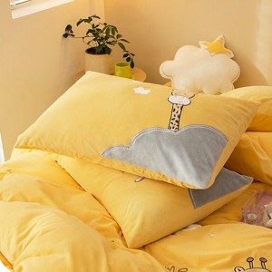 Baby Fleece Bedsheets Cartoon Duvet Cover Fluffy Yellow Pillow Case Embroidery Kids′ Bedding Set