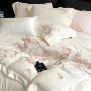 Italian imported milk velvet embroidery wide edge craft white and blue bedding set