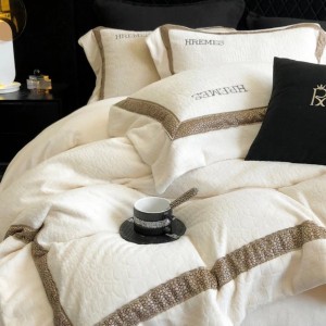 Imported milk velvet embroidery minimalist white gray warm bedding set